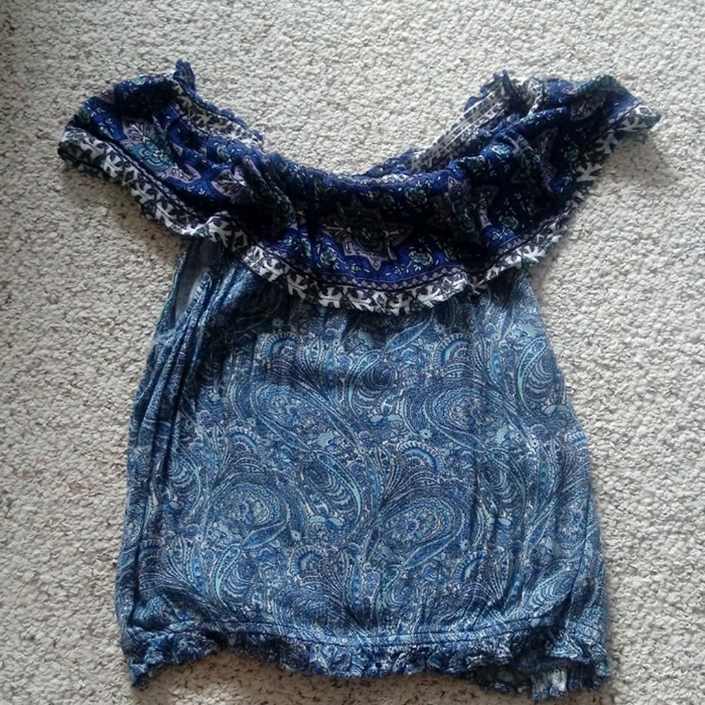 Off shoulder shirt